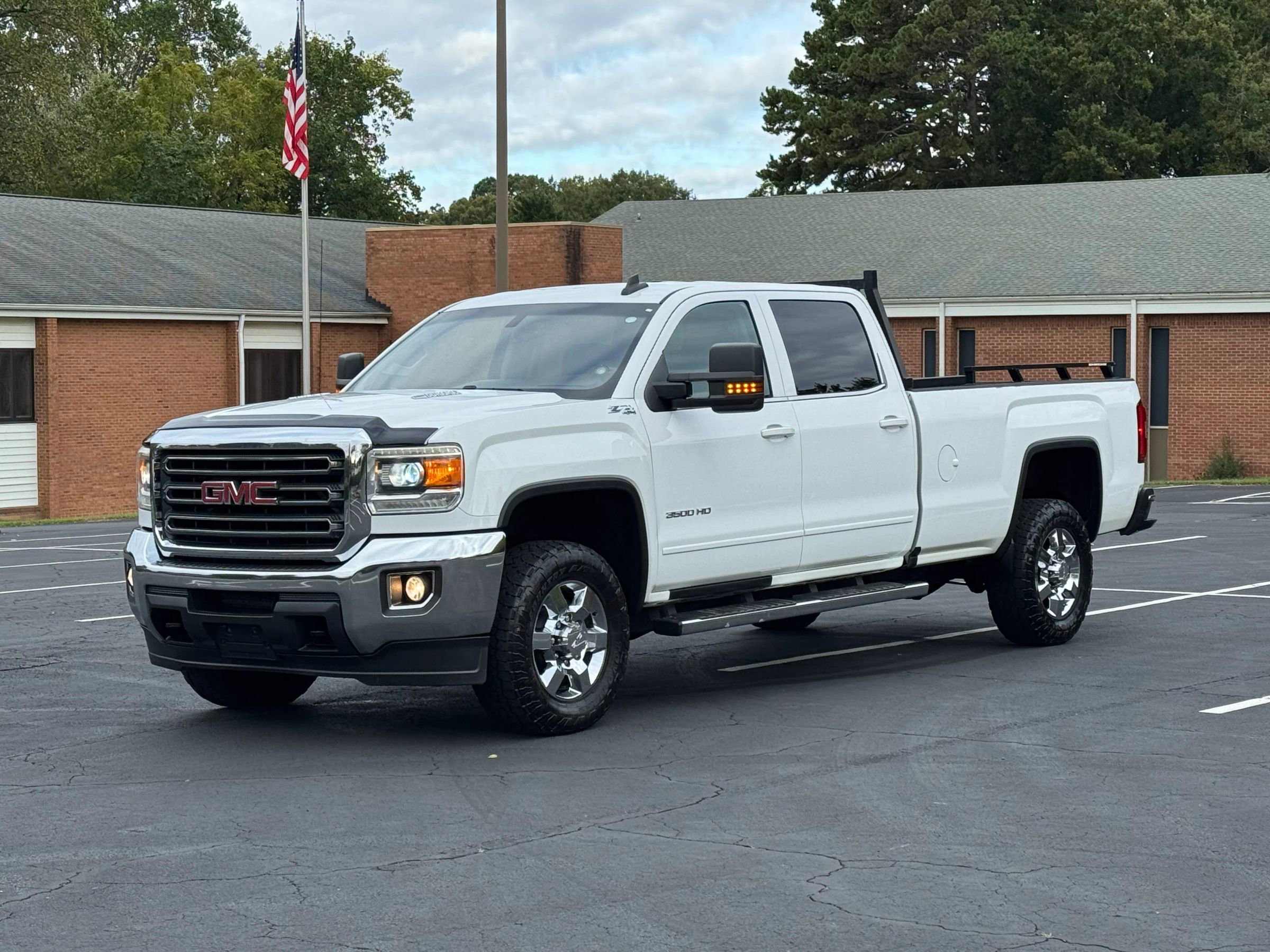 Used 2016 GMC Sierra 3500 SLE image 1