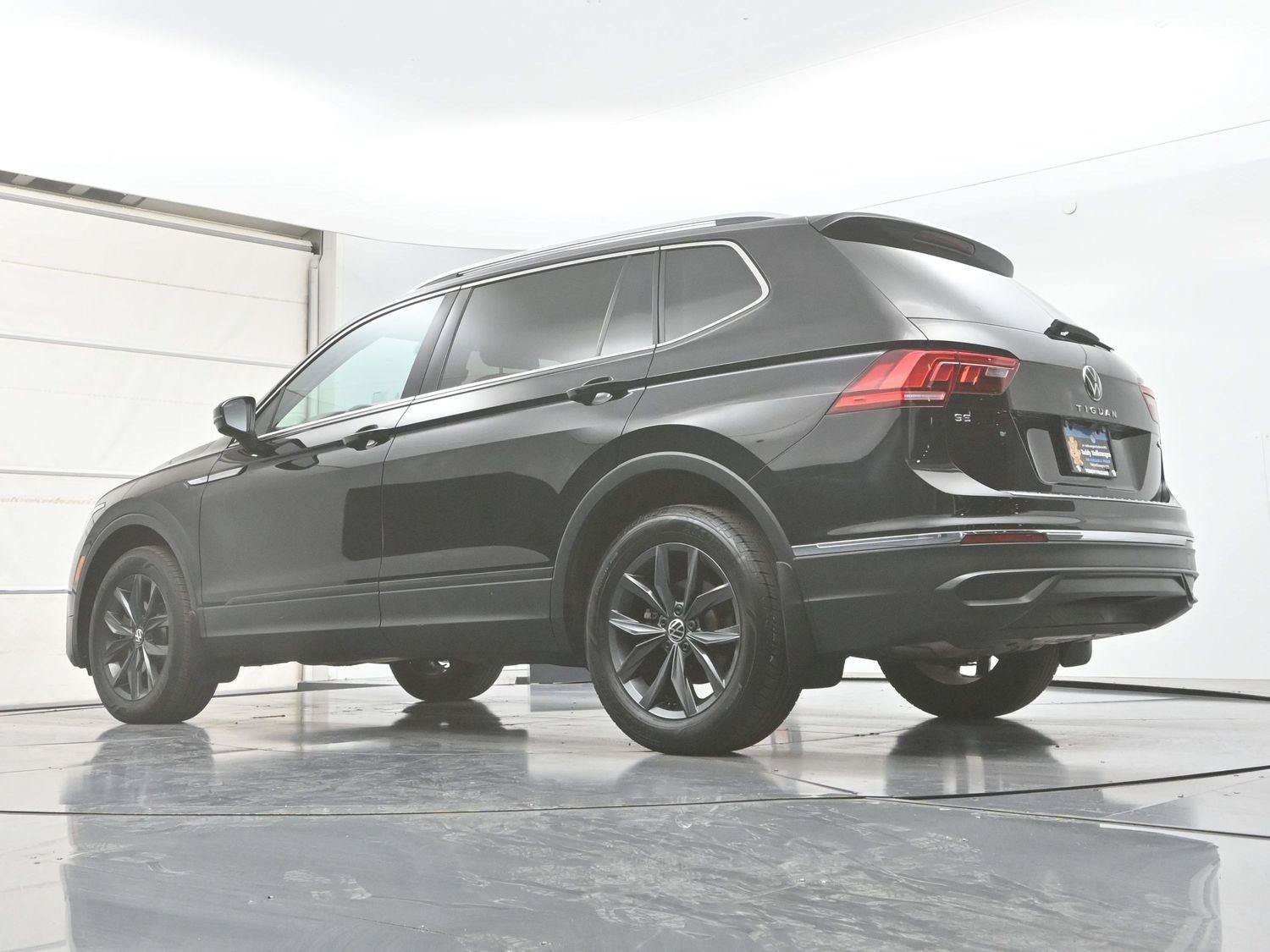 Used 2022 Volkswagen Tiguan SE AWD/4WD image 30