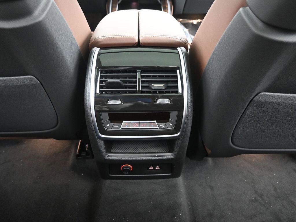 New 2026 BMW X7 xDrive40i image 38