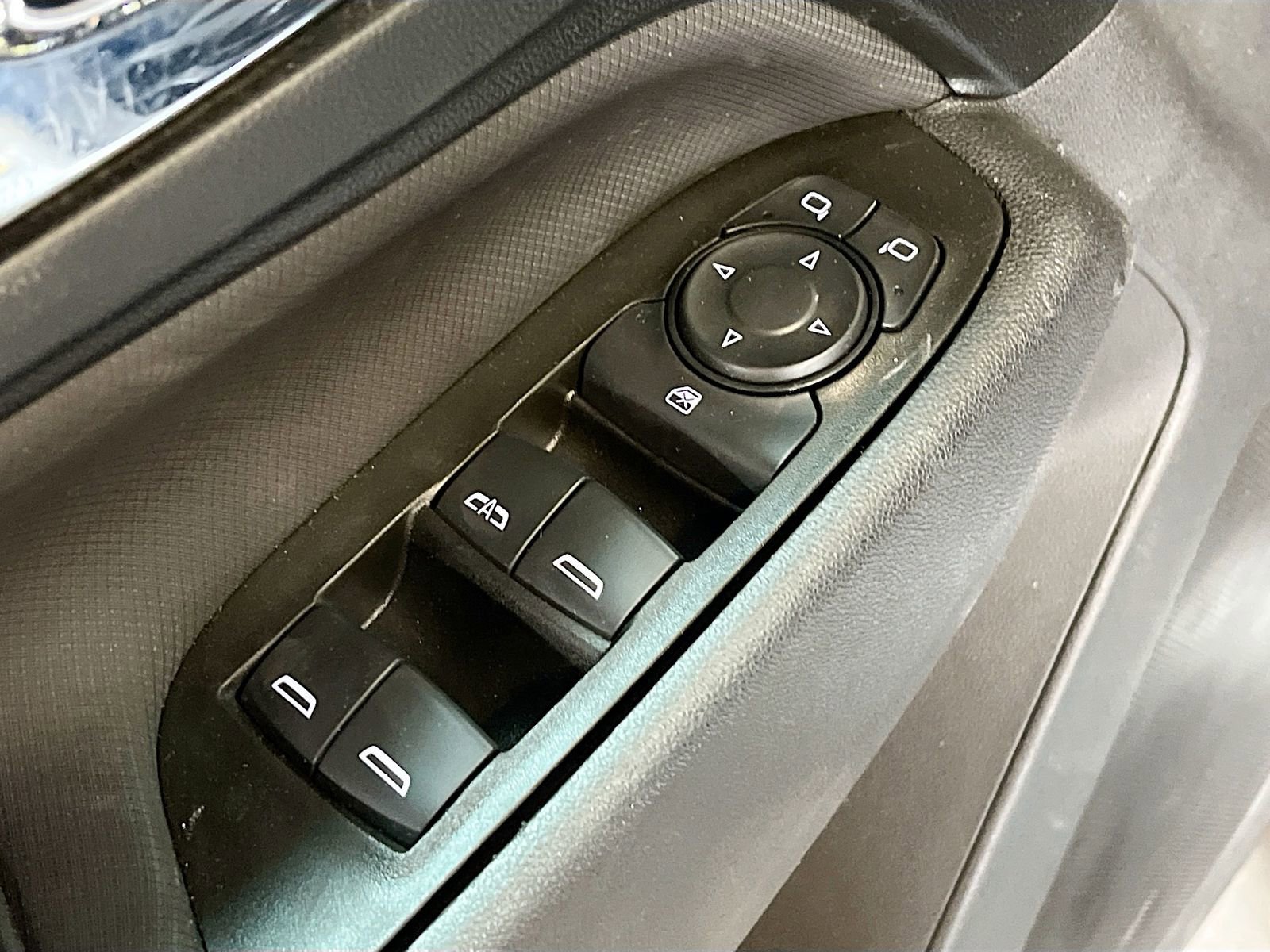 Used 2024 Chevrolet Equinox RS image 17