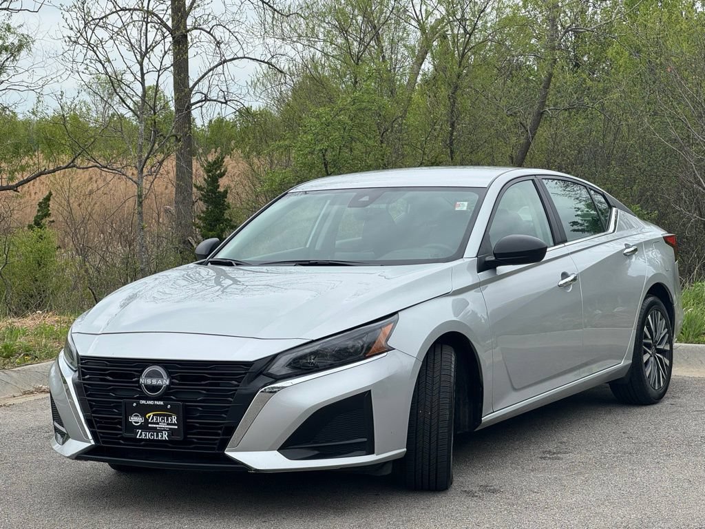 Certified 2024 Nissan Altima 2.5 SV AWD/4WD image 3