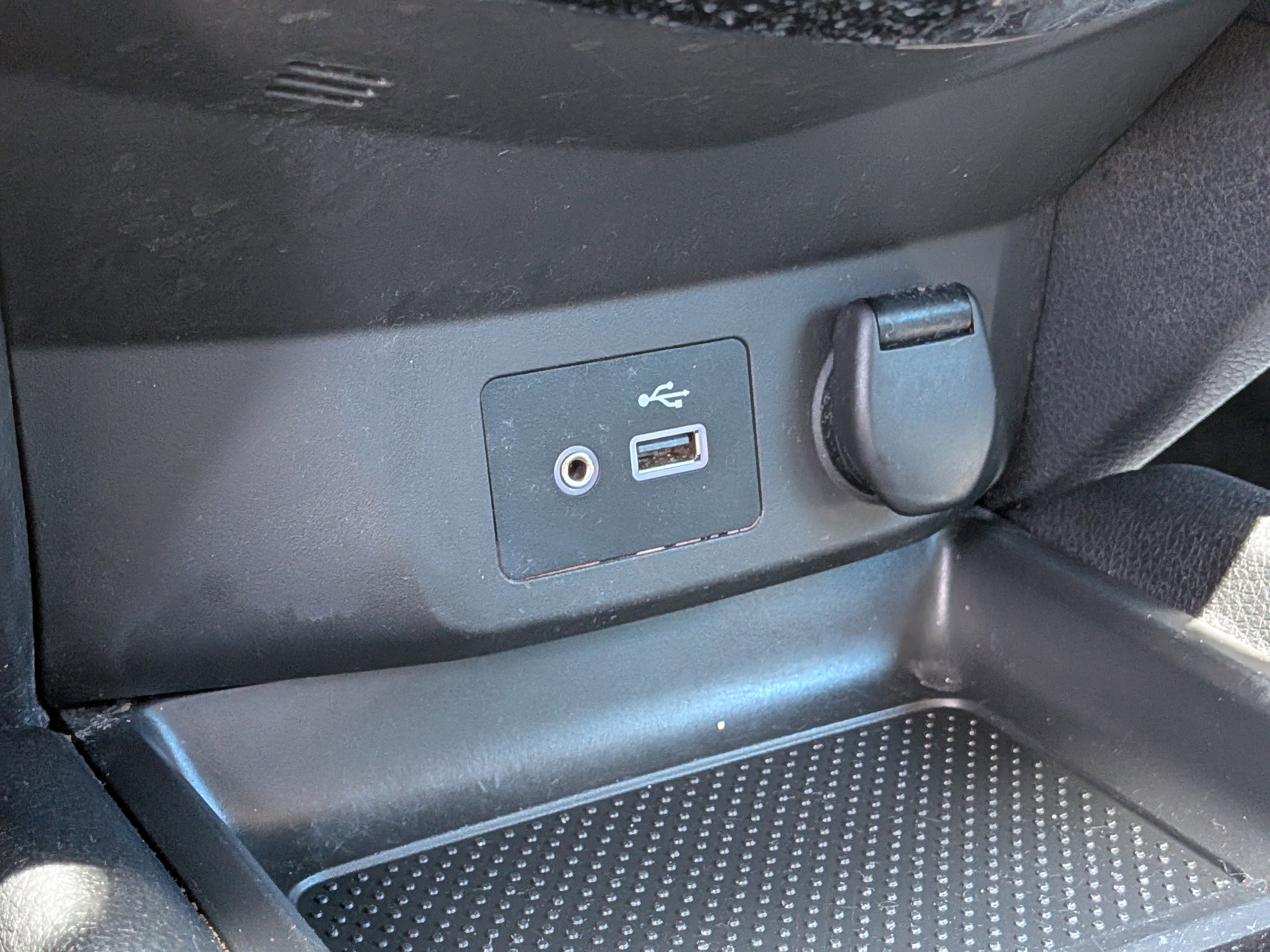 Used 2020 Nissan Rogue Sport S FWD image 28