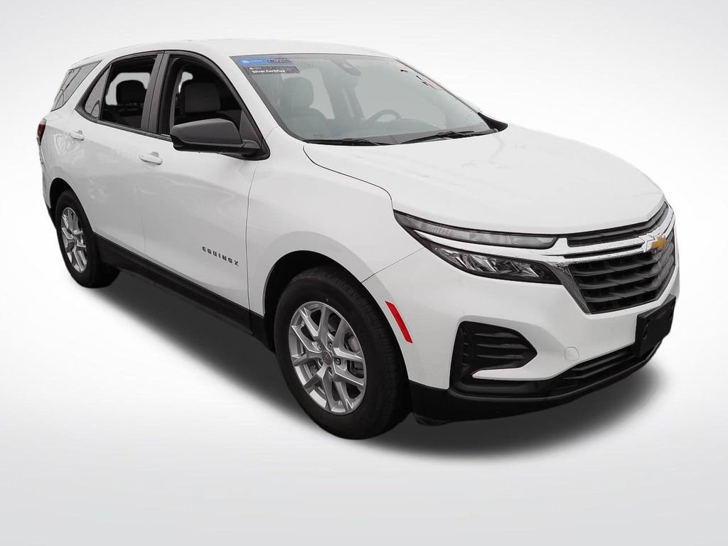 Certified 2024 Chevrolet Equinox LS w/ LS Convenience Package FWD image 4
