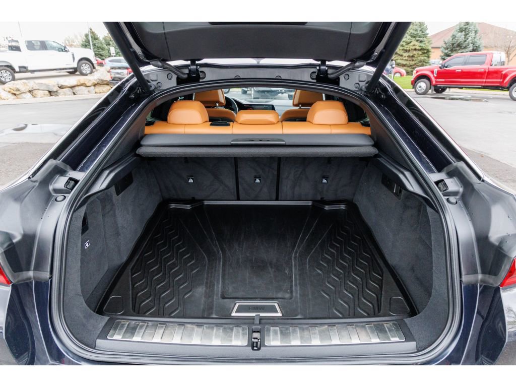 Used 2023 BMW X6 M50i w/ Parking Assistance Package image 16