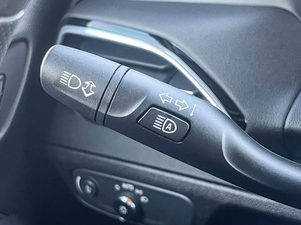 Used 2022 Chevrolet Bolt EUV LT image 47