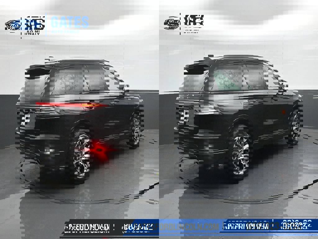 New 2026 Lincoln Aviator AWD image 2