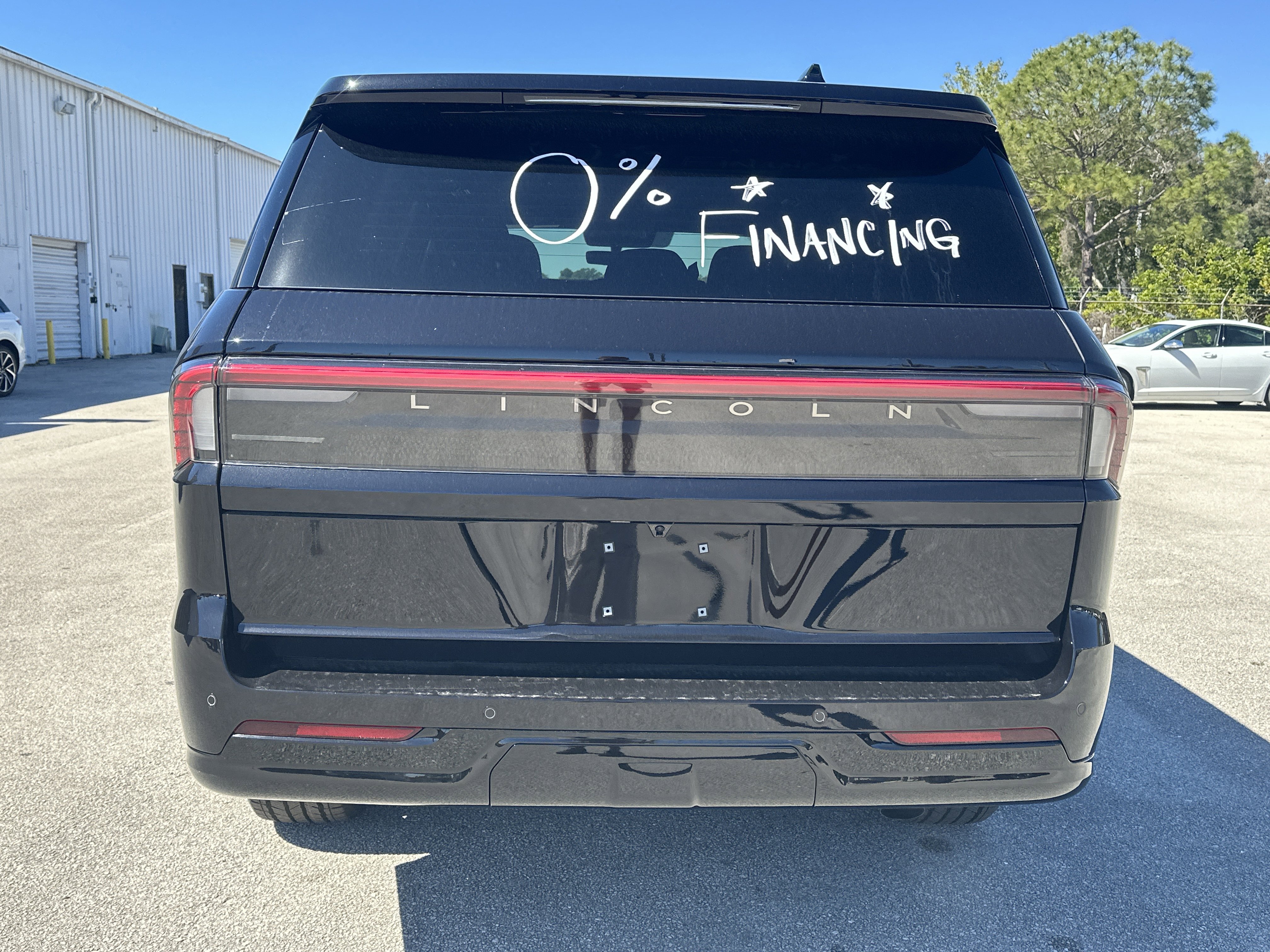 New 2025 Lincoln Navigator Reserve w/ Jet Appearance Package image 7