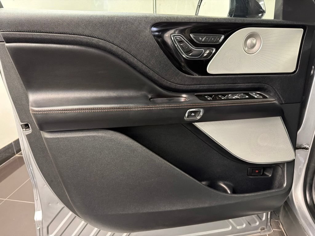 Certified 2020 Lincoln Aviator Reserve w/ Equipment Group 202A AWD/4WD image 32