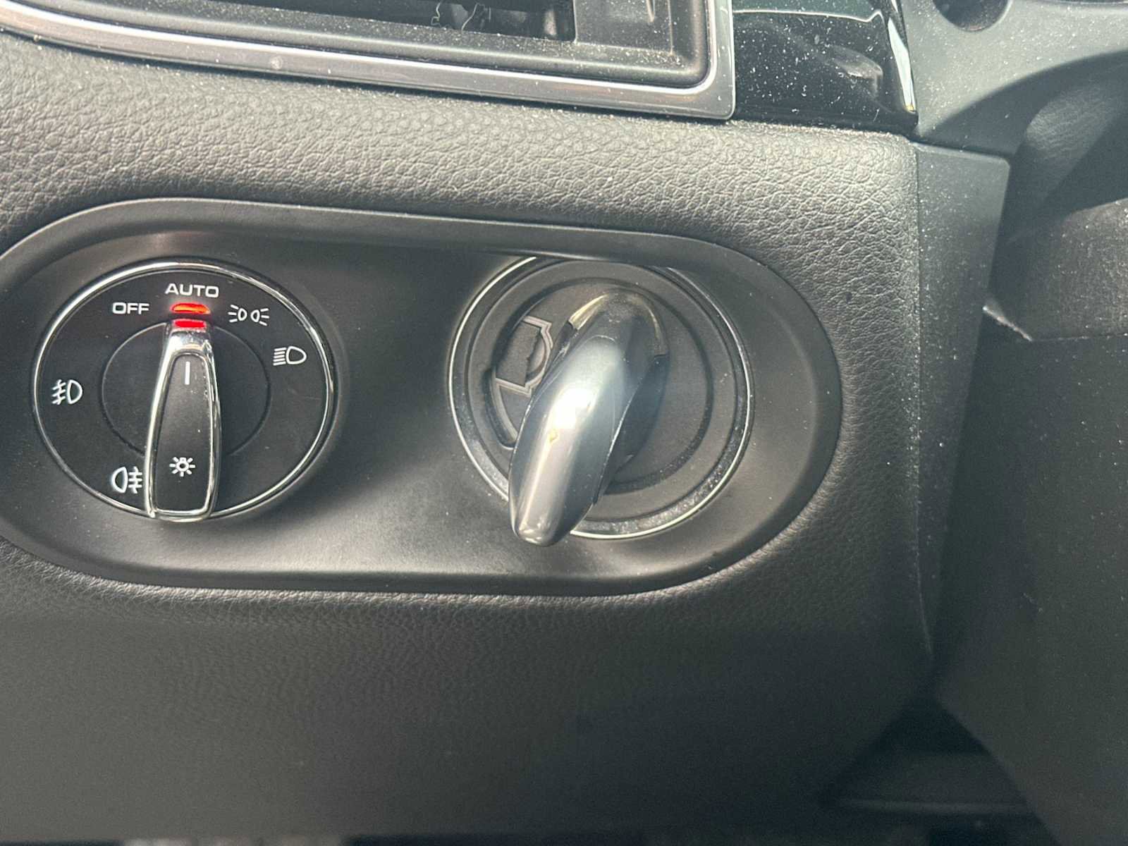 Used 2018 Porsche Macan S image 24