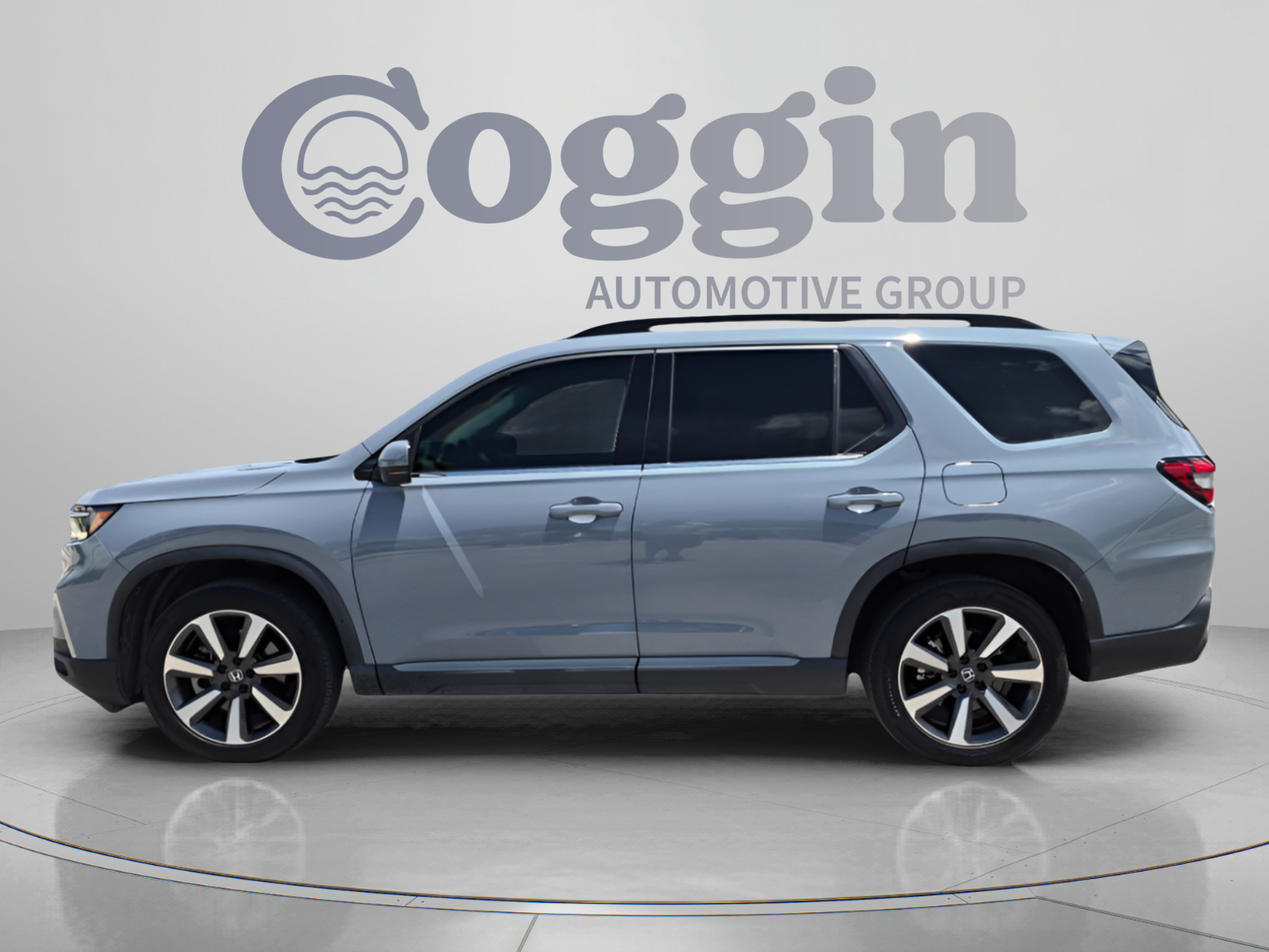 Used 2023 Honda Pilot Touring image 3