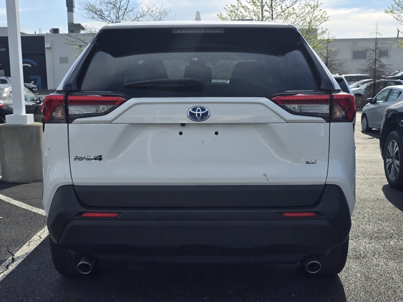 Used 2022 Toyota RAV4 LE image 6