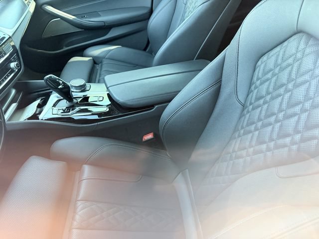 Used 2022 BMW 530i w/ M Sport Package RWD image 5