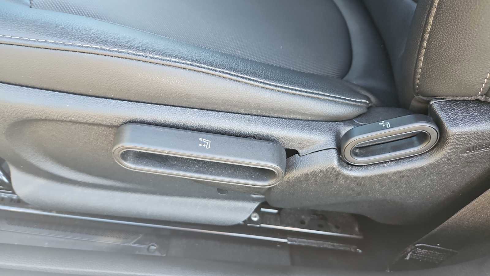 Used 2019 MINI Cooper 2-Door Hardtop image 14