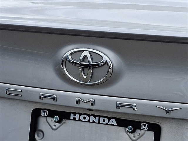 Used 2018 Toyota Camry SE w/ Moonroof Package image 28