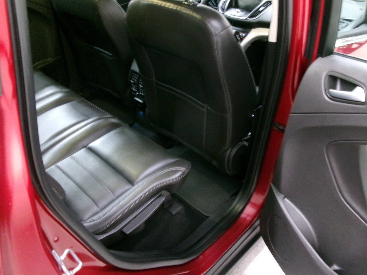 Used 2016 Ford C-MAX SEL FWD image 29
