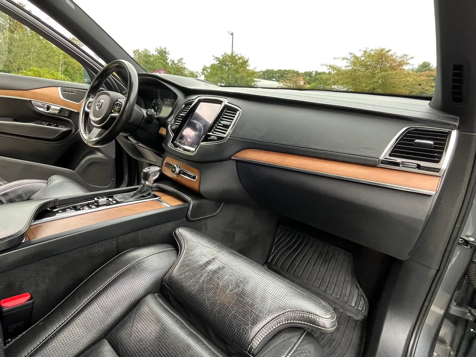 Used 2016 Volvo XC90 T6 Inscription w/ Protection Package Plus AWD/4WD image 18