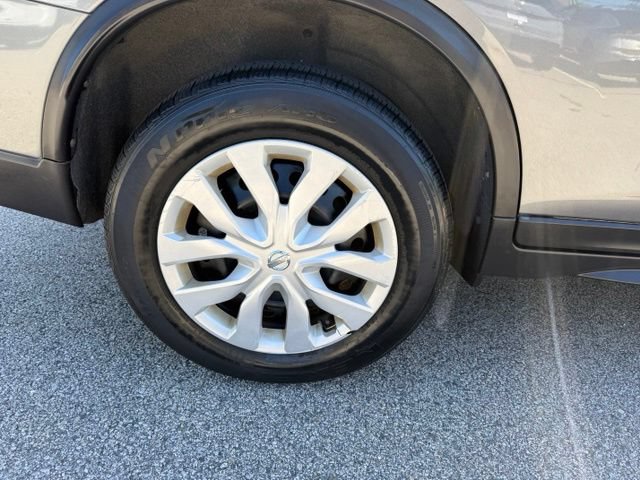 Used 2017 Nissan Rogue S AWD/4WD image 13