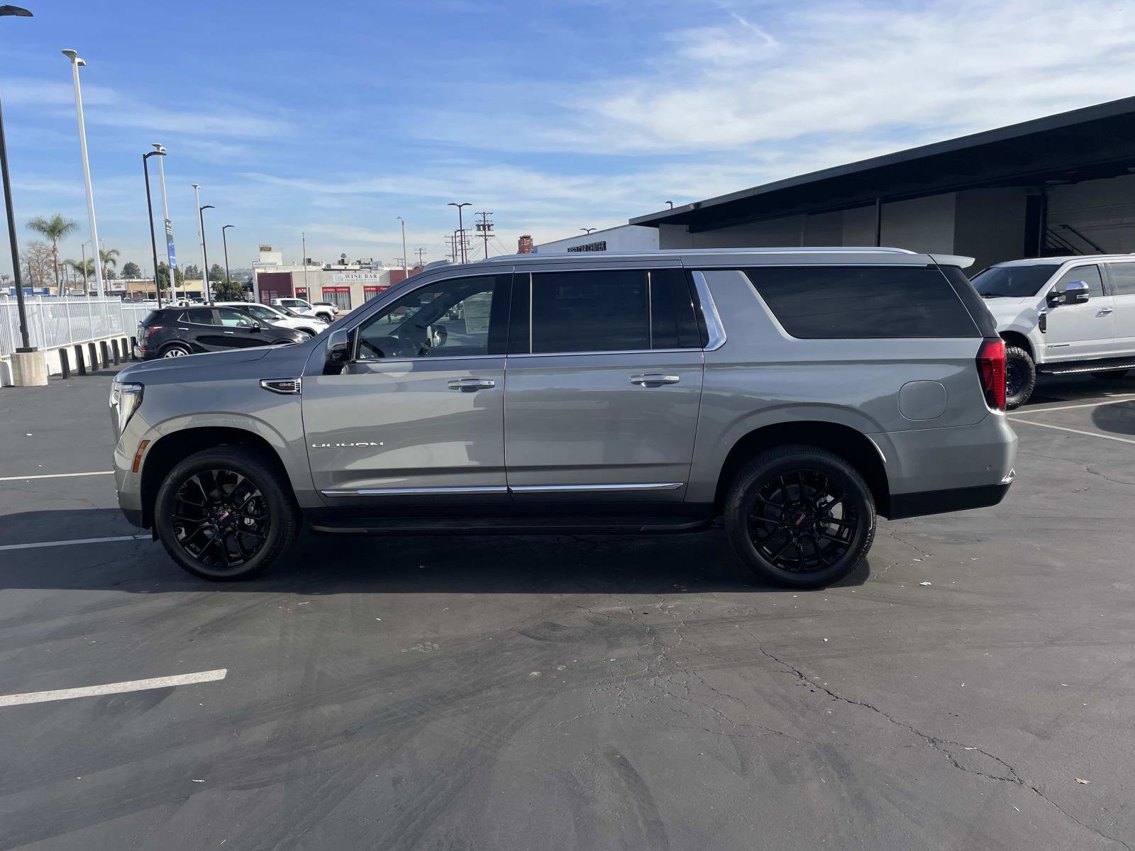 New 2026 GMC Yukon XL Elevation image 8