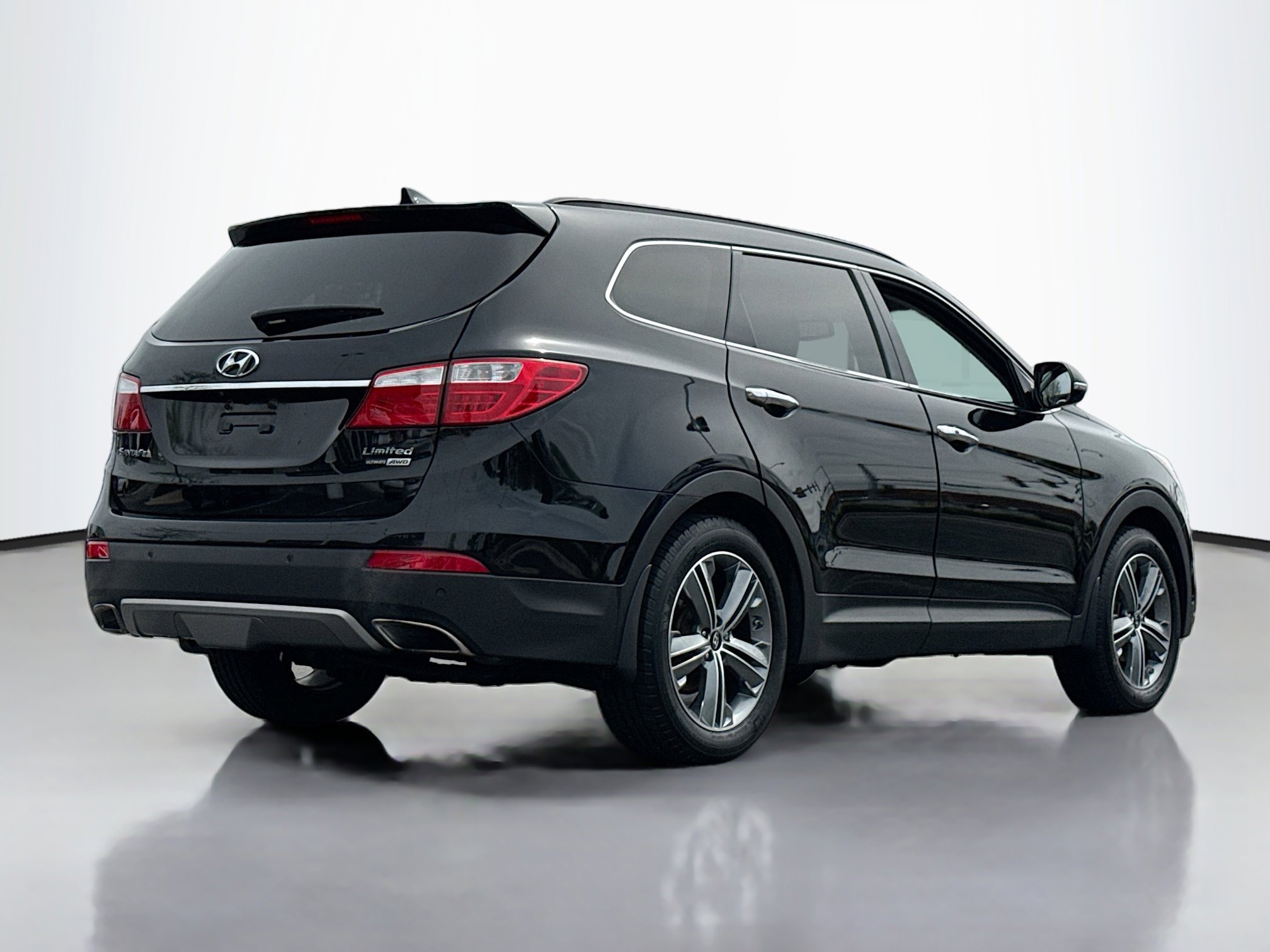 Used 2016 Hyundai Santa Fe Limited w/ Option Group 04 AWD/4WD image 2