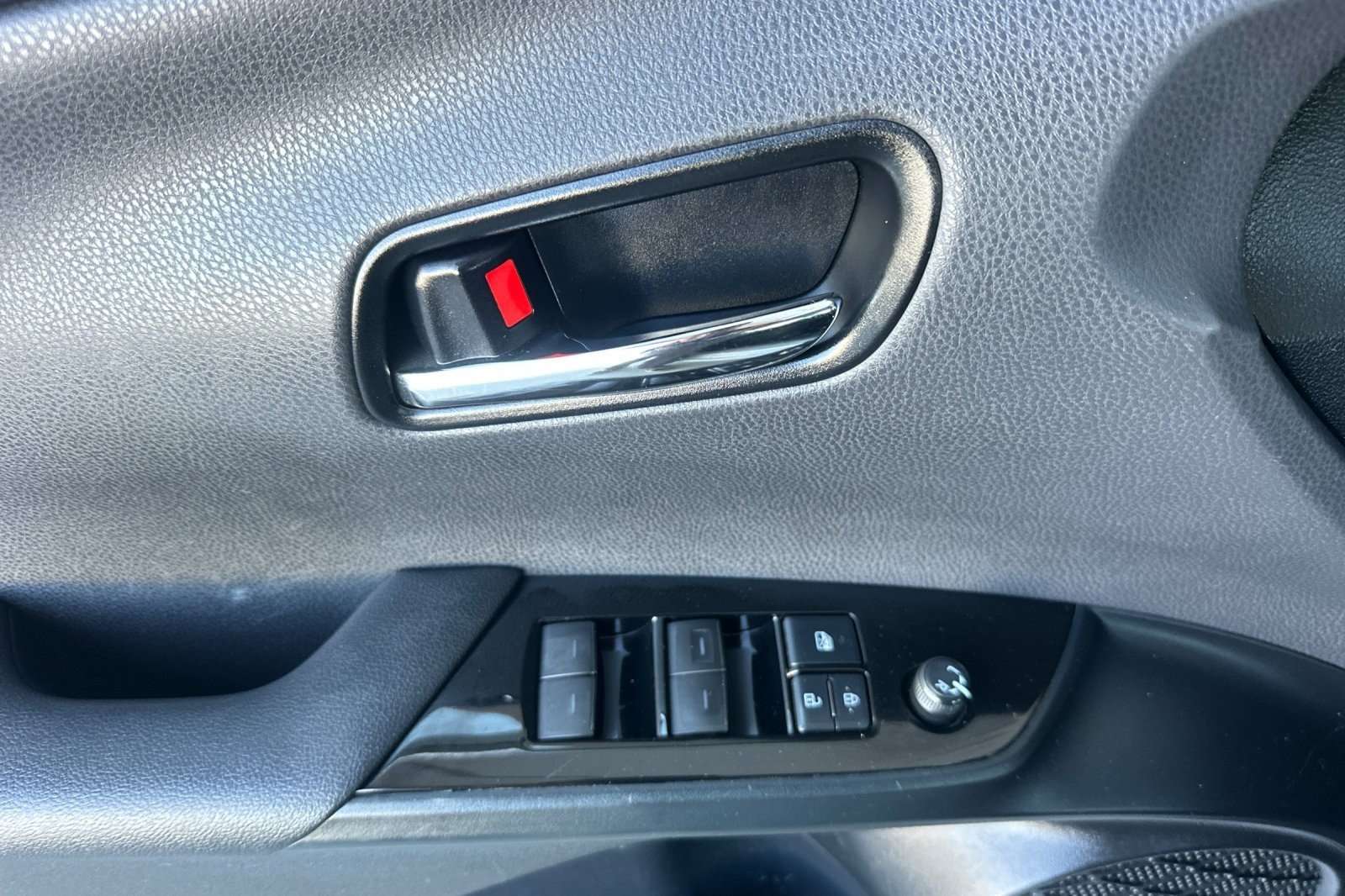 Certified 2020 Toyota Prius Prime XLE FWD image 10
