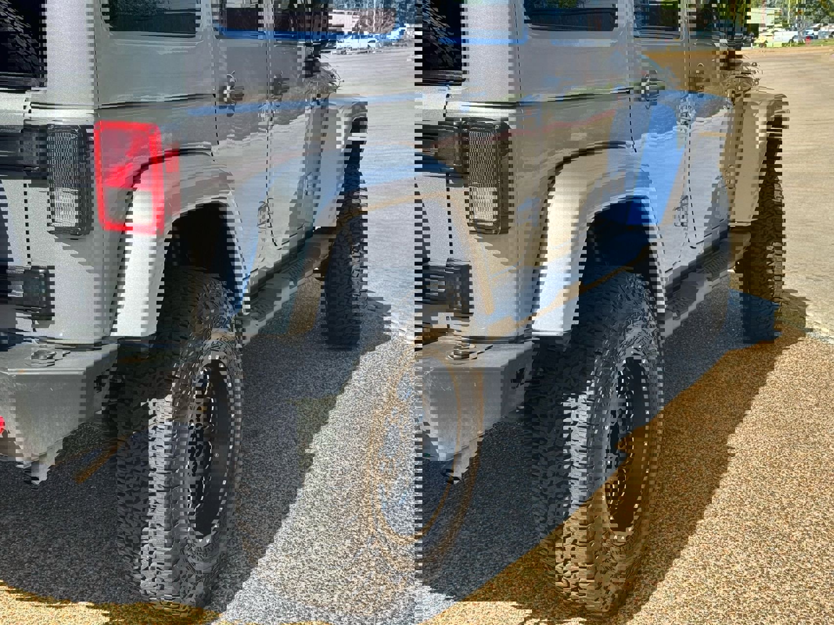 Used 2013 Jeep Wrangler Unlimited Sahara w/ Connectivity Group image 4