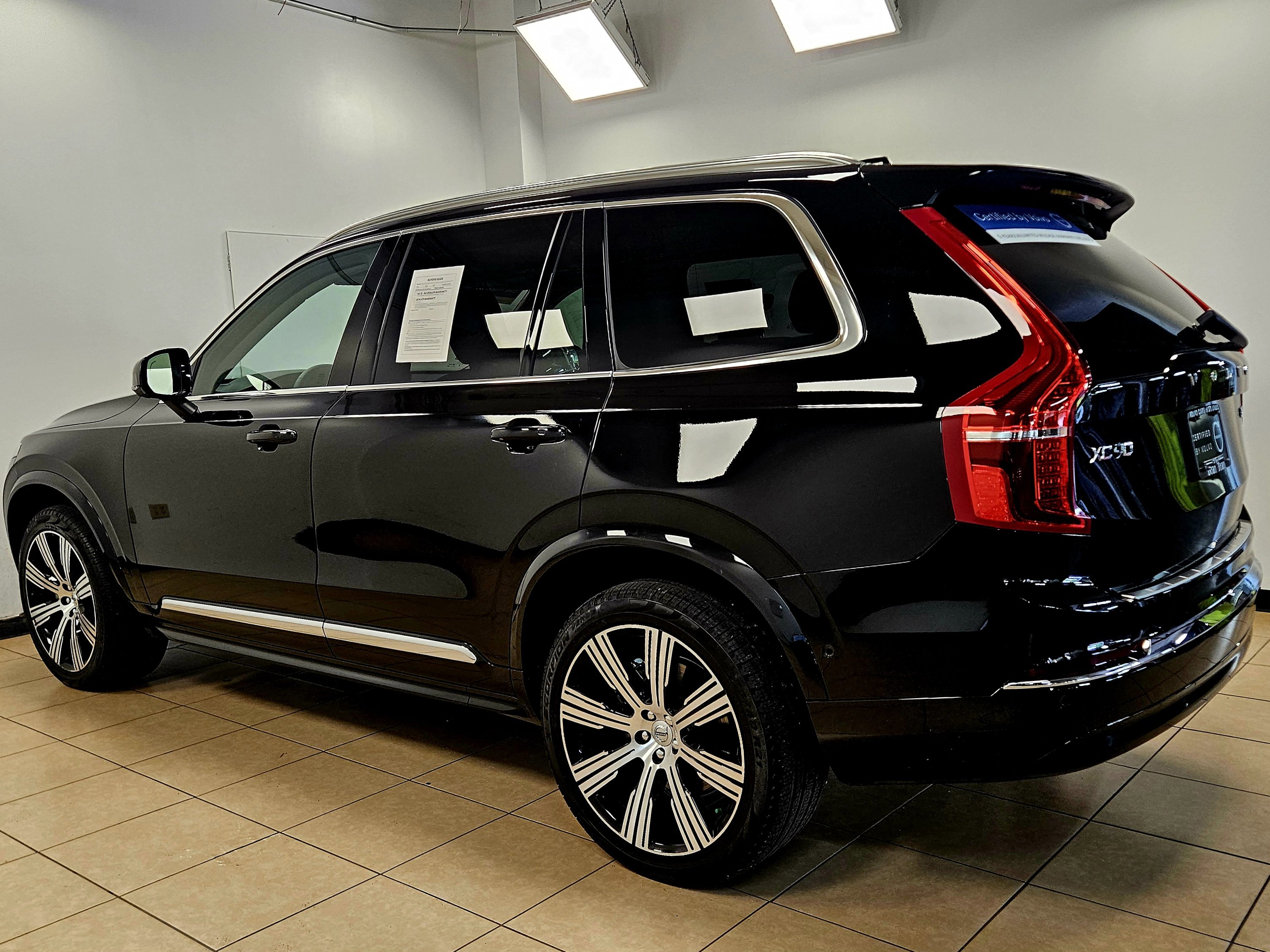 Used 2025 Volvo XC90 B6 Plus w/ Protection Package Premier image 4