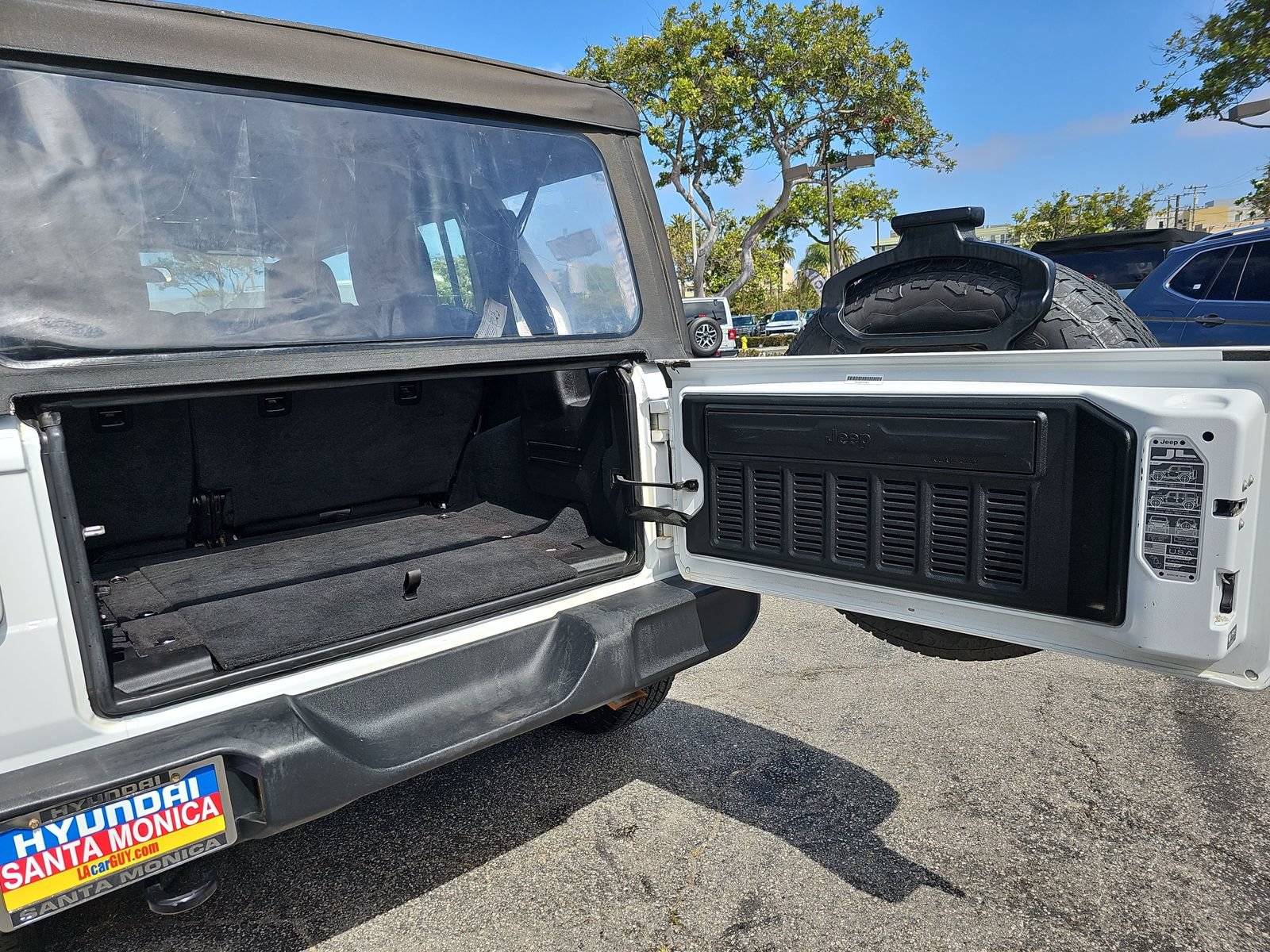 Used 2023 Jeep Wrangler Unlimited Sport AWD/4WD image 12