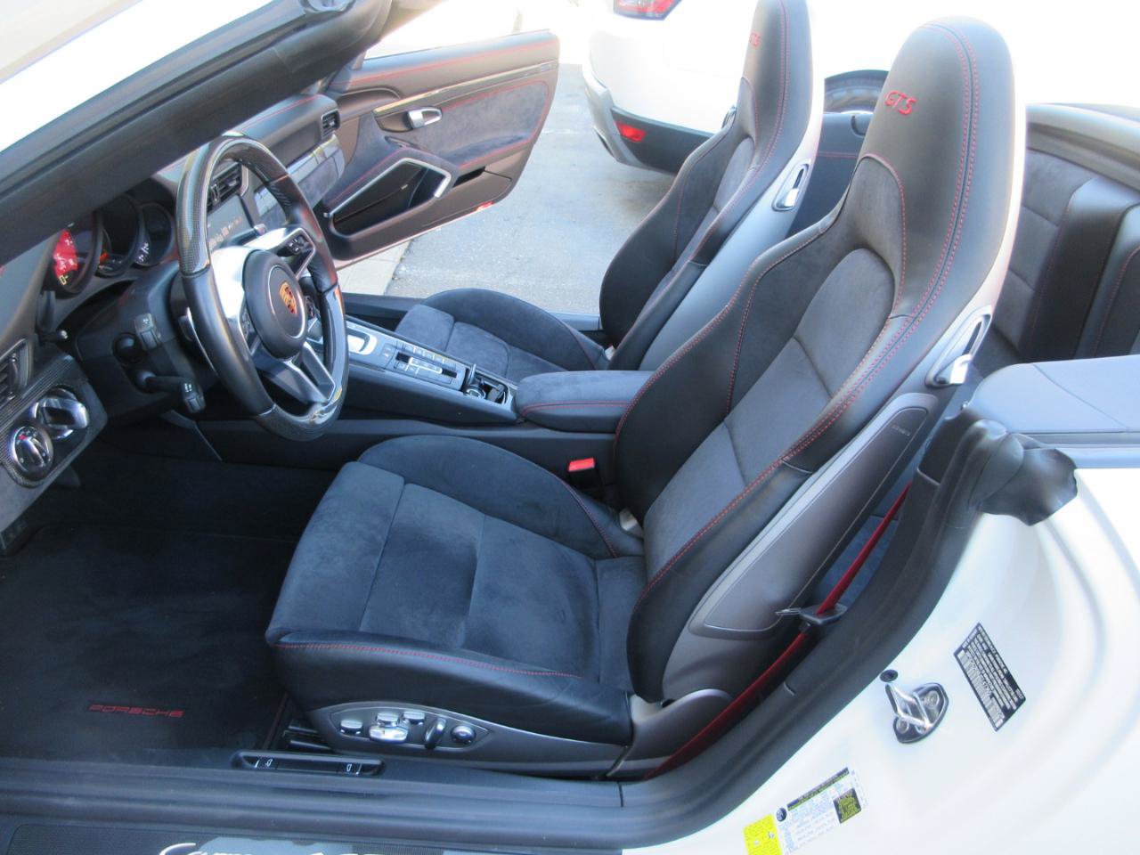 Used 2018 Porsche 911 Carrera 4 GTS AWD/4WD image 10