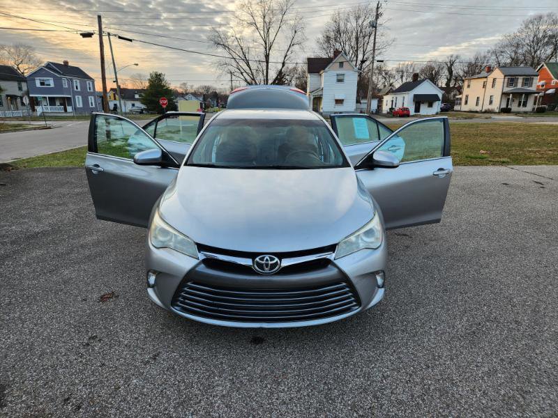 Used 2015 Toyota Camry LE image 10