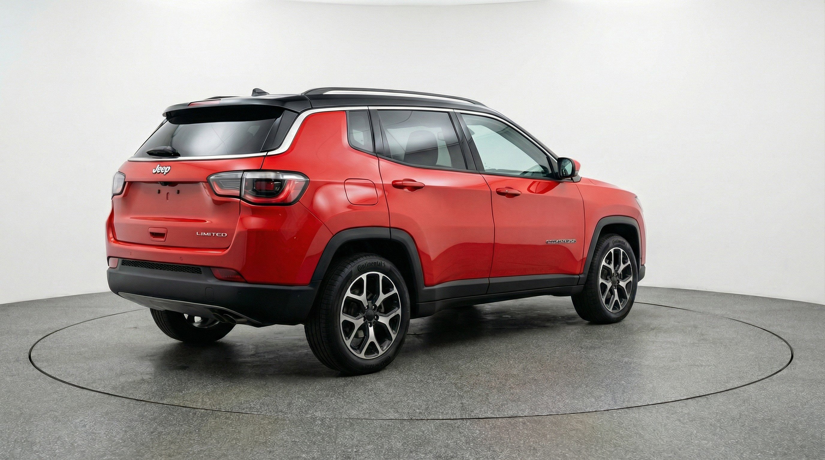 Used 2025 Jeep Compass Limited AWD/4WD image 9