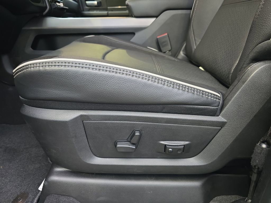 New 2026 RAM 2500 Laramie w/ Sport Appearance Package image 29