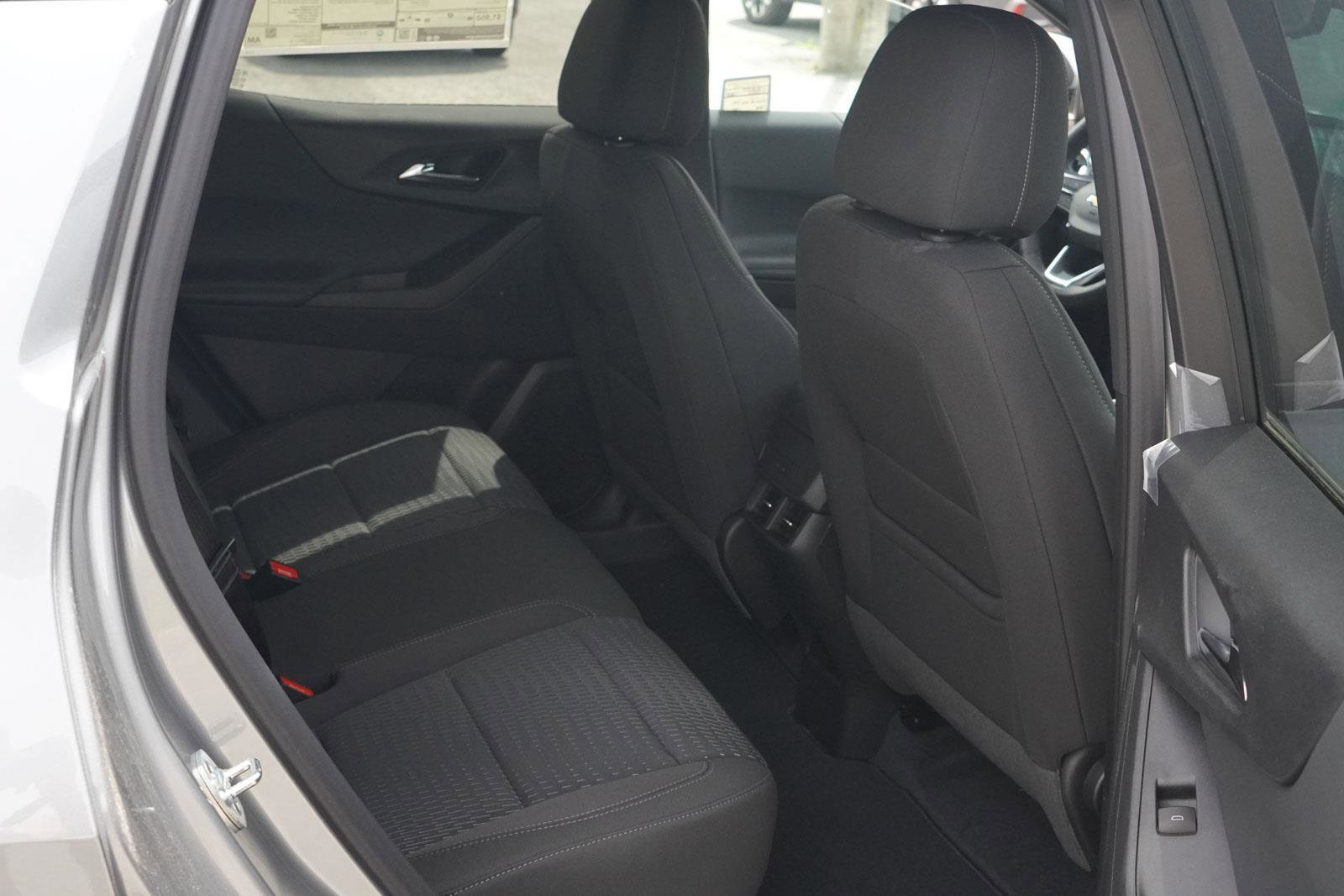 New 2025 Chevrolet Equinox LT w/ Safety and Technology Package image 28