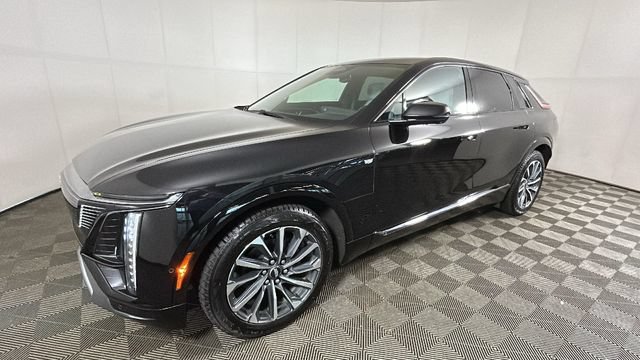 Used 2024 Cadillac Lyriq Sport RWD image 6