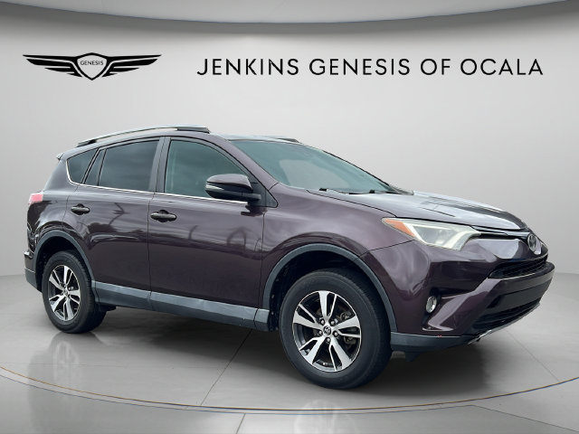 Used 2018 Toyota RAV4 XLE FWD image 1