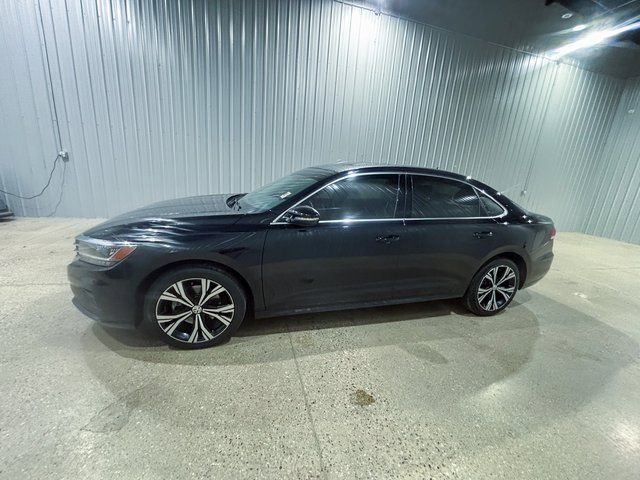 Used 2020 Volkswagen Passat 2.0T SEL image 2