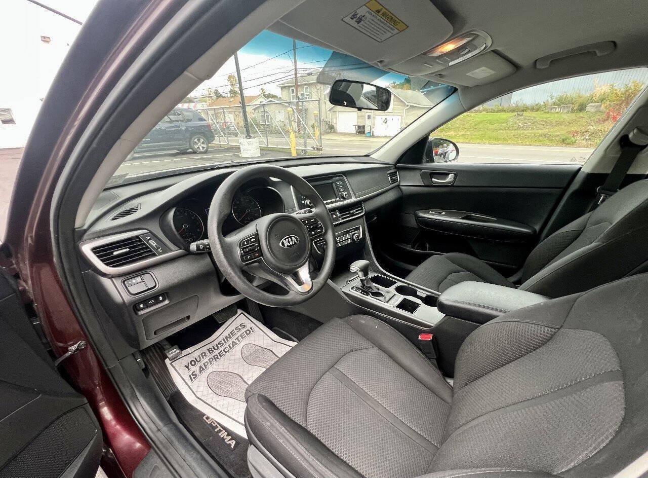 Used 2017 Kia Optima LX FWD image 9