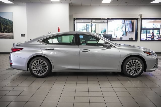 Certified 2025 Lexus ES 300h w/ Luxury Package FWD image 5