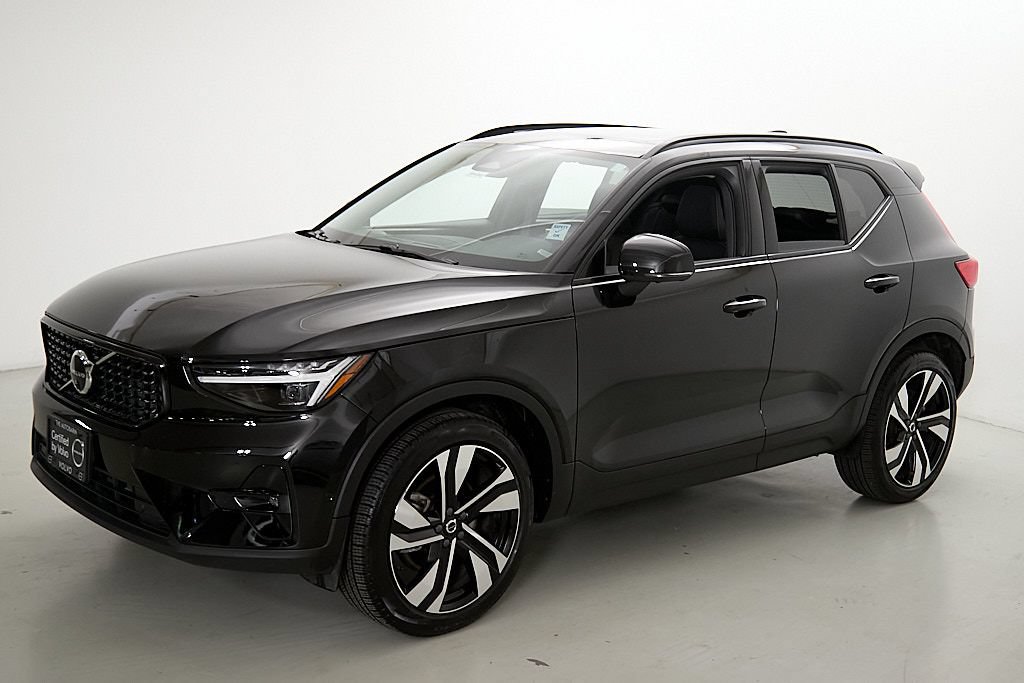 Certified 2023 Volvo XC40 B5 Ultimate w/ Protection Package Premier AWD/4WD image 6