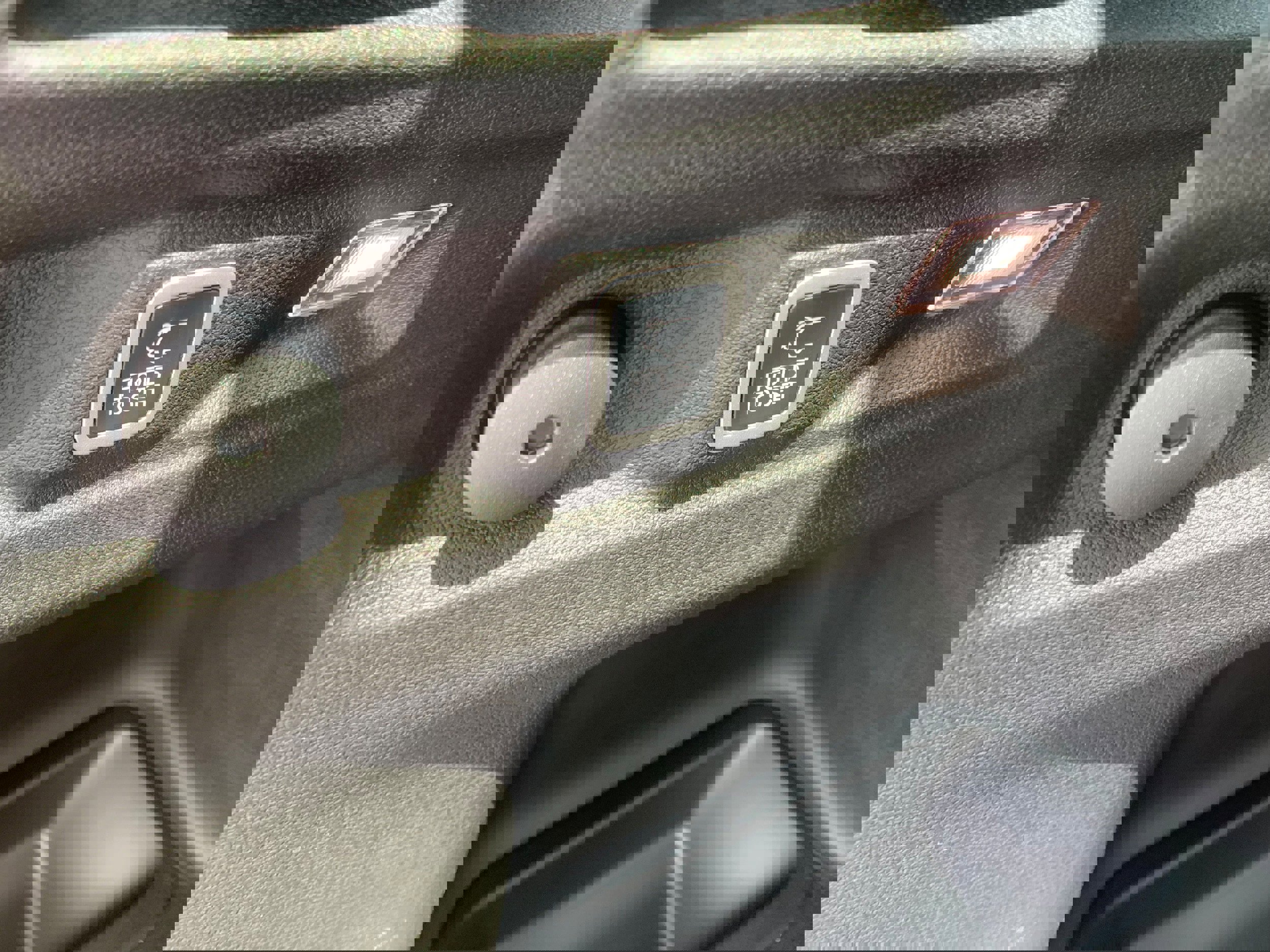 New 2025 Jeep Grand Cherokee L Laredo w/ Luxury Tech Group I image 12