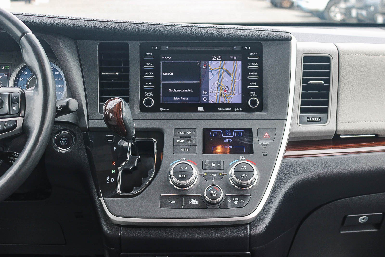 Used 2020 Toyota Sienna Limited Premium w/ Carpet Mat Package FWD image 14