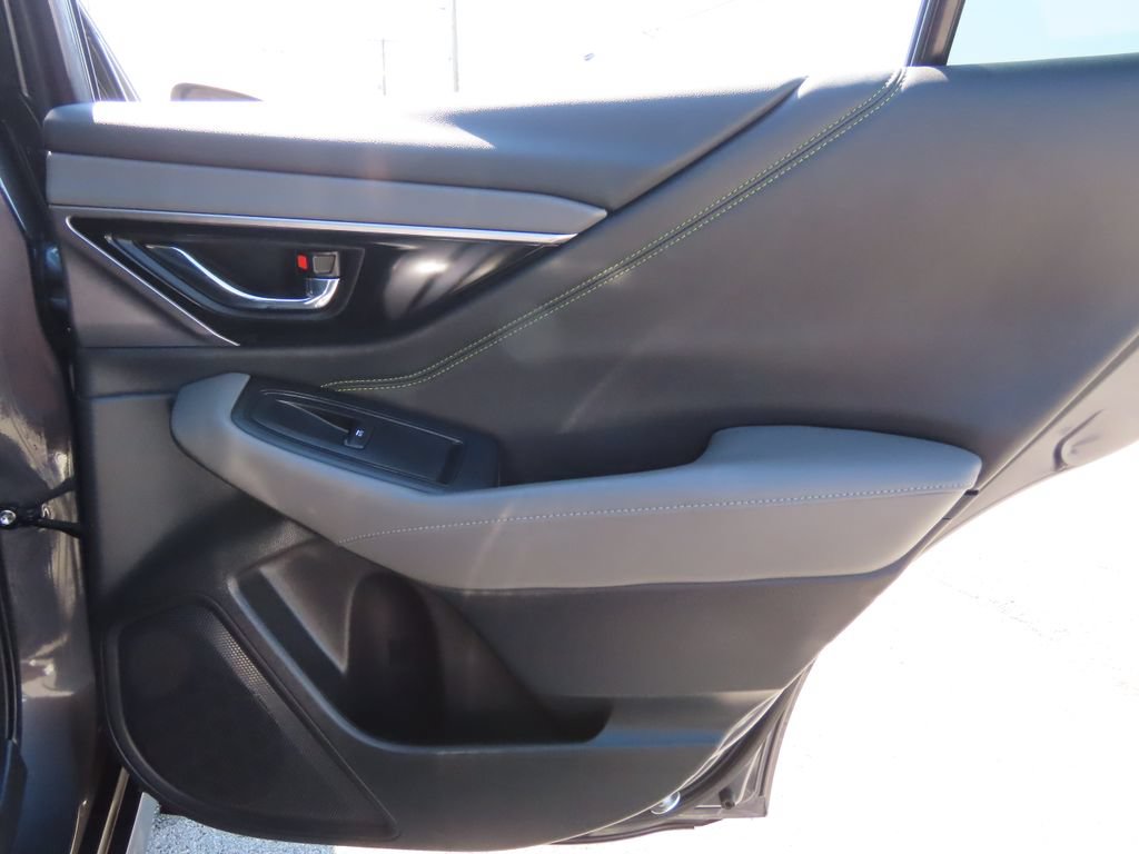 Used 2025 Subaru Outback Onyx Edition AWD/4WD image 30