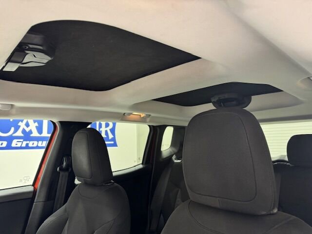 Used 2017 Jeep Renegade Latitude image 20