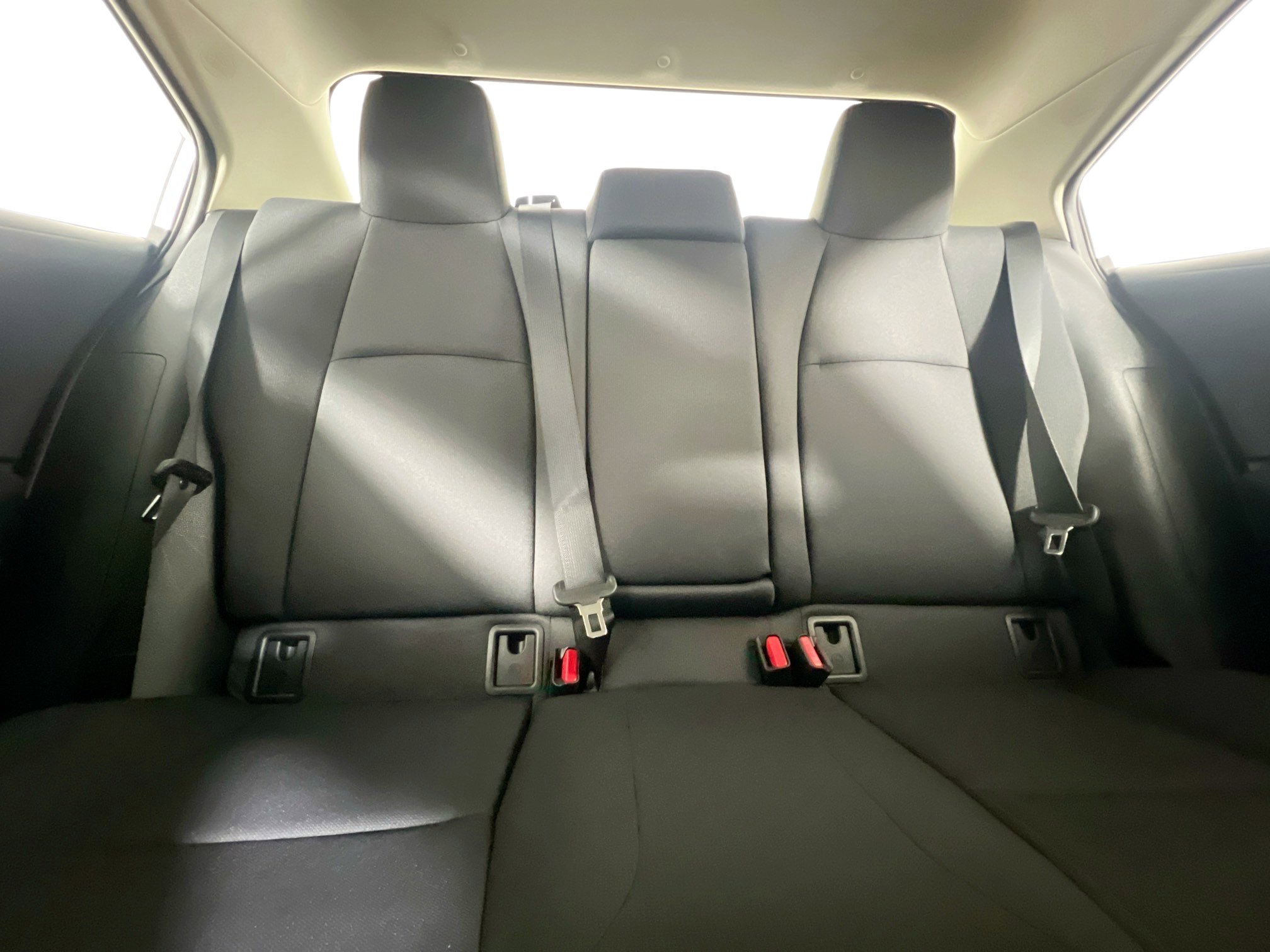 Used 2025 Toyota Corolla LE image 31