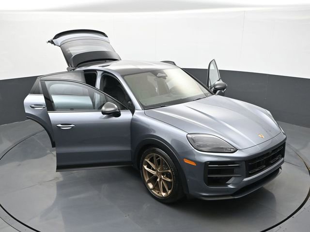 New 2026 Porsche Cayenne Turbo GT image 33