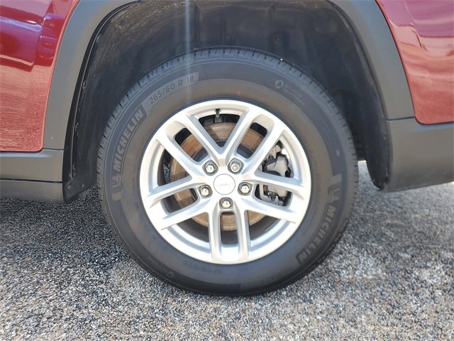 Used 2024 Jeep Grand Cherokee L Laredo image 9