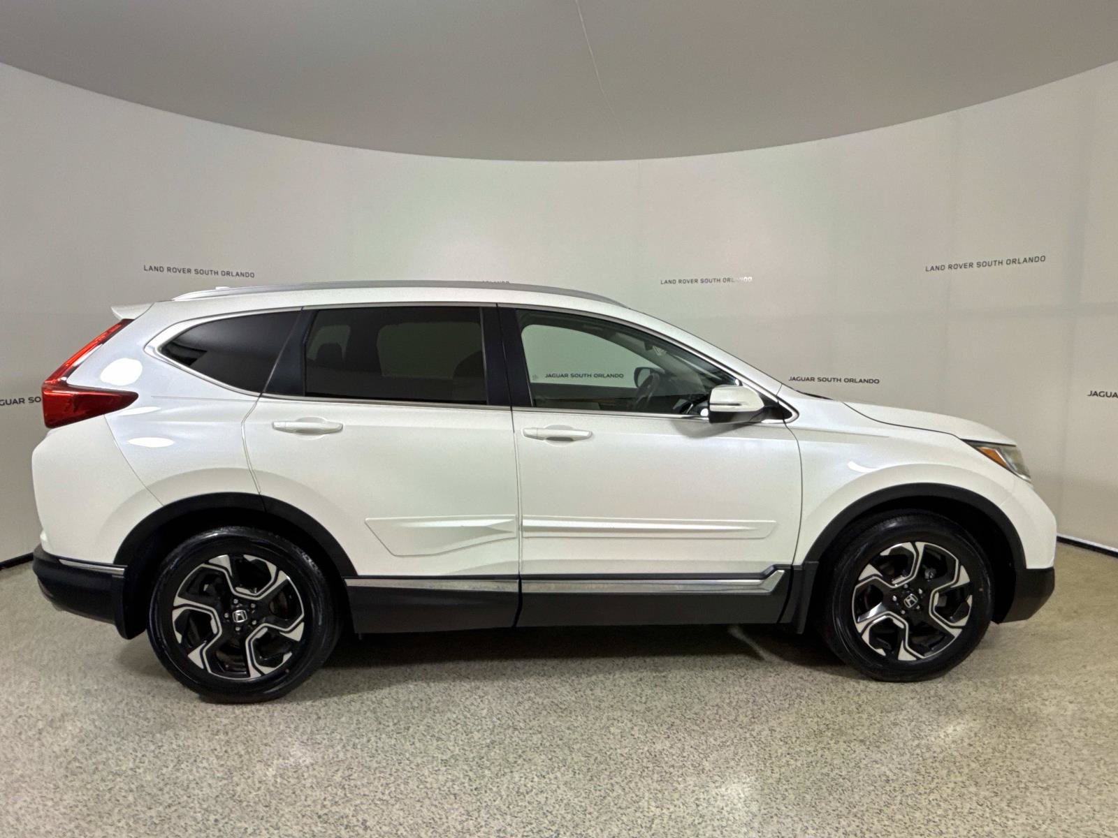 Used 2017 Honda CR-V Touring image 6