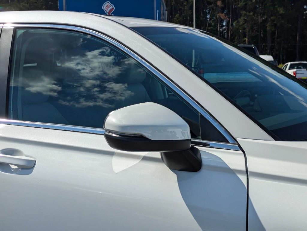Used 2025 Honda CR-V EX-L image 11