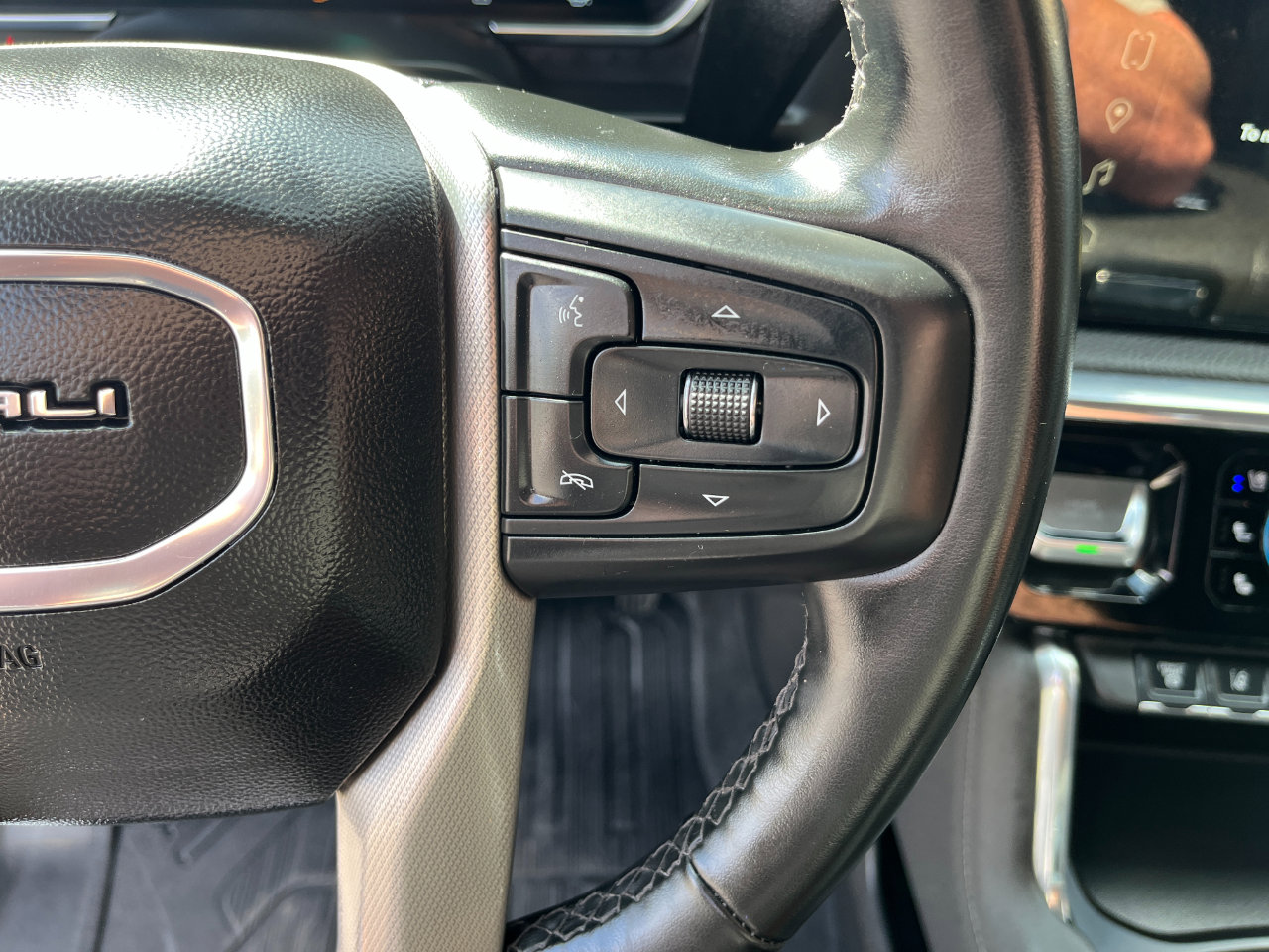 Used 2025 GMC Sierra 3500 Denali w/ Denali Reserve Package image 19