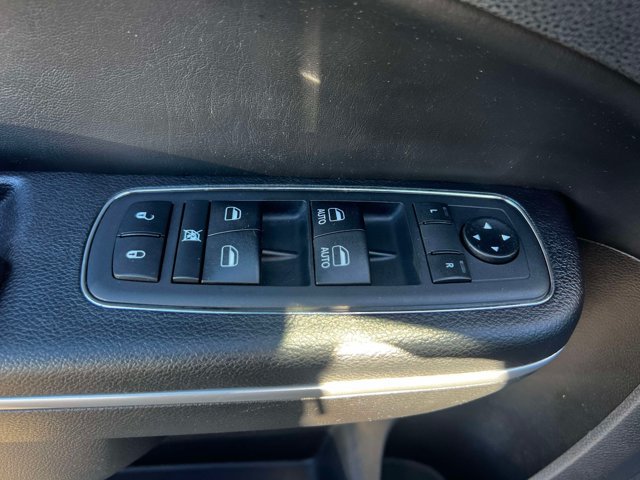 Used 2019 Chrysler 300 S RWD image 16