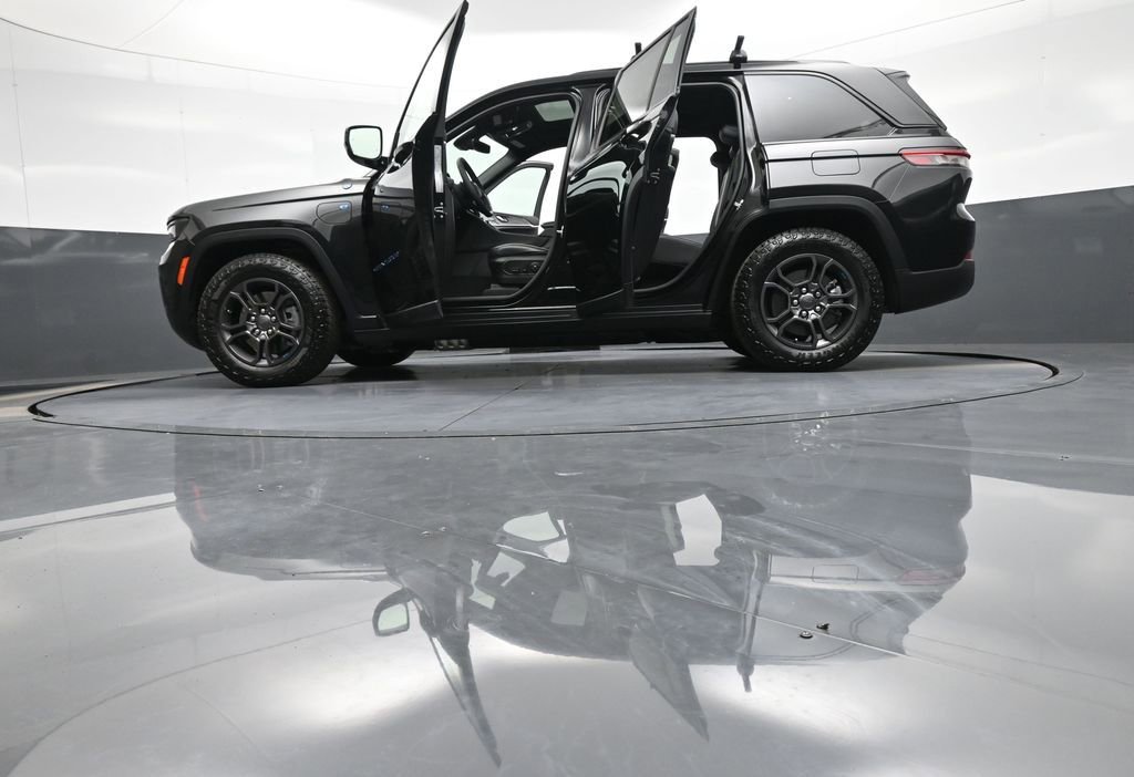 Used 2024 Jeep Grand Cherokee Trailhawk image 50
